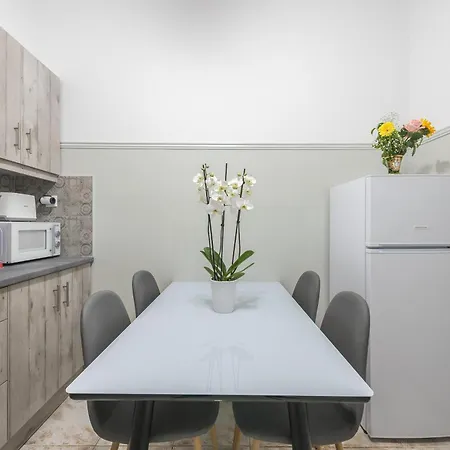 Nina,1 Minute From Metro Station Apartment Athens