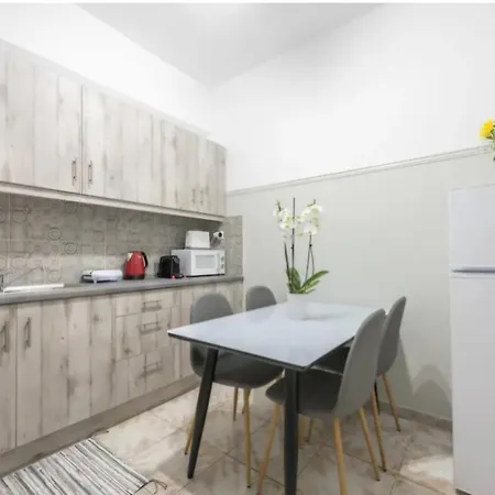 Apartment Nina,1 Minute From Metro Station