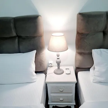 Appartamento Nina,1 Minute From Metro Station